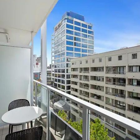 Stylish Central City 1-Bedroom With Patio Auckland Esterno foto