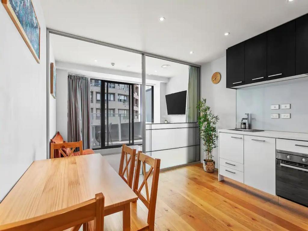 Stylish Central City 1-Bedroom With Patio Auckland Esterno foto